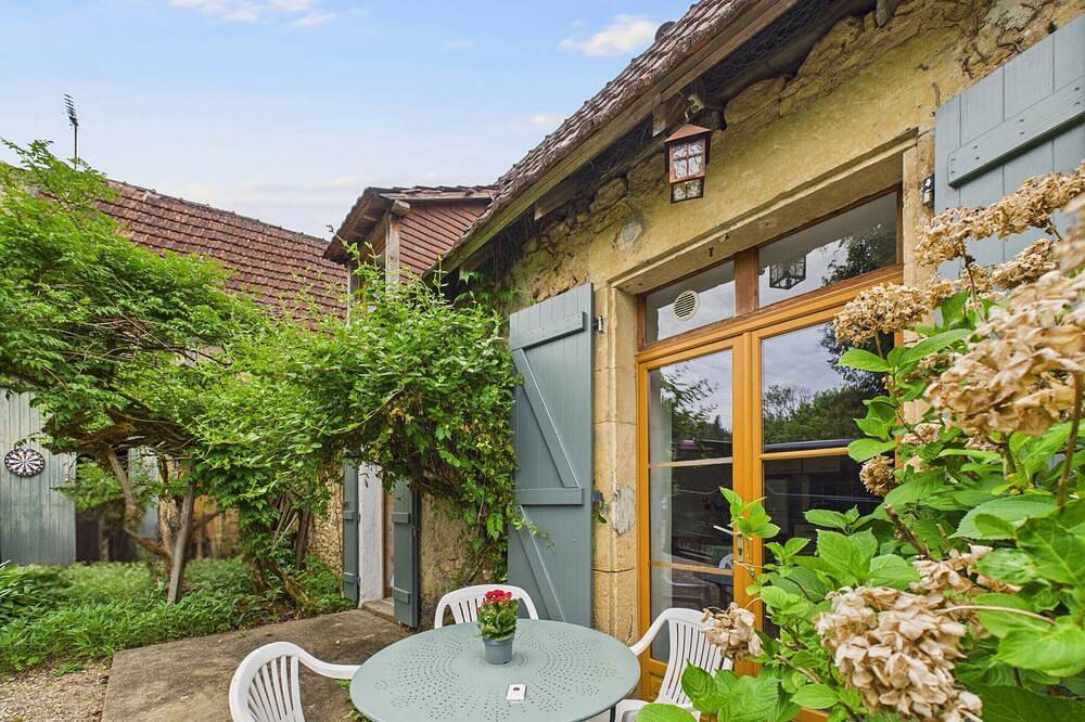 Piscine et domaine arboré partagés - maison pour 4 in Montignac, Périgord Noir