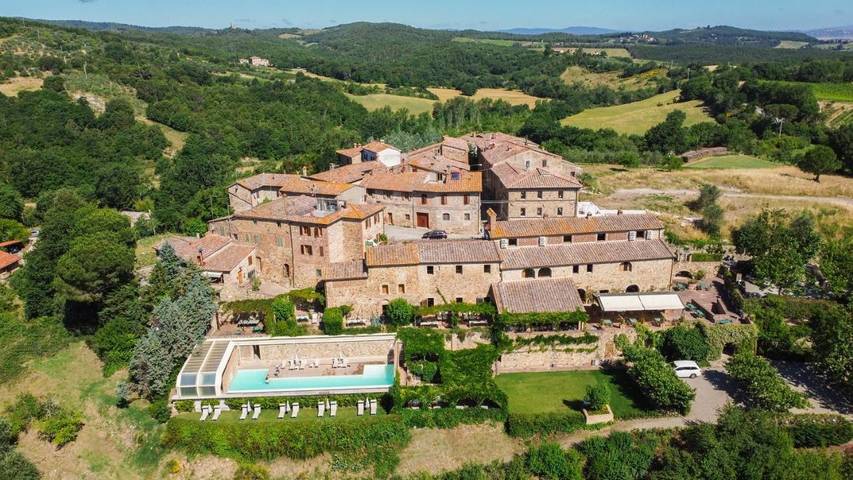 Agriturismo per 3 persone, con Terrazza e Giardino nonché Piscina e Sauna a Murlo