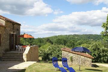 Gîte pour 7 personnes, avec jardin et terrasse à Loubejac