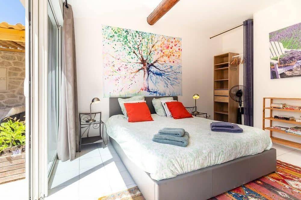 Le logis de la castagne in Caumont-sur-Durance, Vaucluse