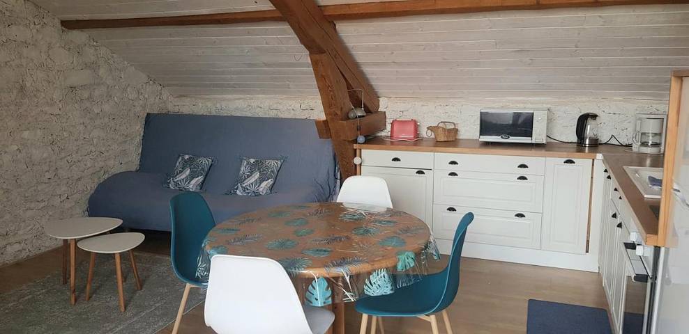 Gîte pour 4 personnes, avec jacuzzi et piscine ainsi que sauna et jardin à Alleyrac - 3