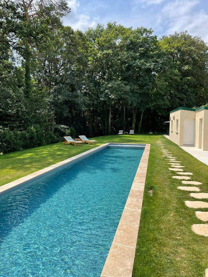 Ten-Bedroom Holiday Home in Vernou-sur-Brenne, Région de Tours