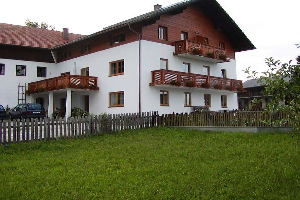 Ganze Wohnung, Ferienwohnung Seeblick bis 2 Personen, Balkon, 30 qm in Tachinger See, Taching am See