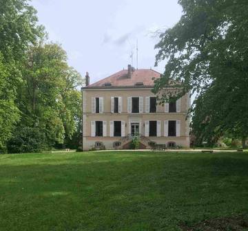 Cottage pour 2 personnes, avec jardin et piscine dans Rigny-le-Ferron