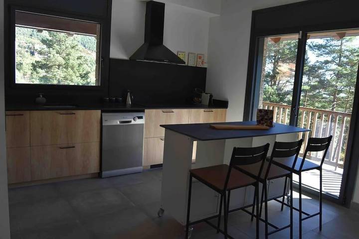 Casa rural para 18 personas, con Balcón y Terraza además de Jardín y Vistas en Vilada - 4