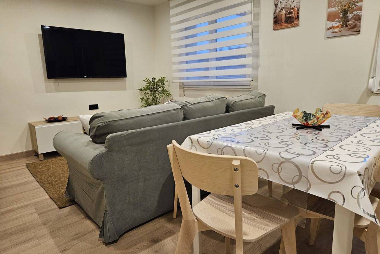 Apartamento entero, 1A111 Apartamento moderno de 3 dormitorios. in Gijón, Costa Verde