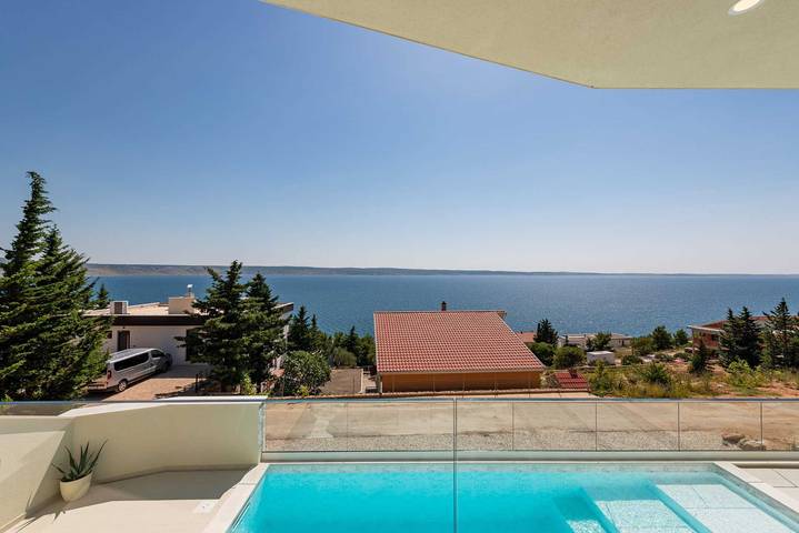 Villa für 6 Personen, mit Sauna und Terrasse sowie Pool in Starigrad Paklenica