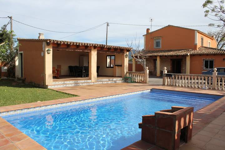 Chalet para 8 personas, con jardín y terraza - 1