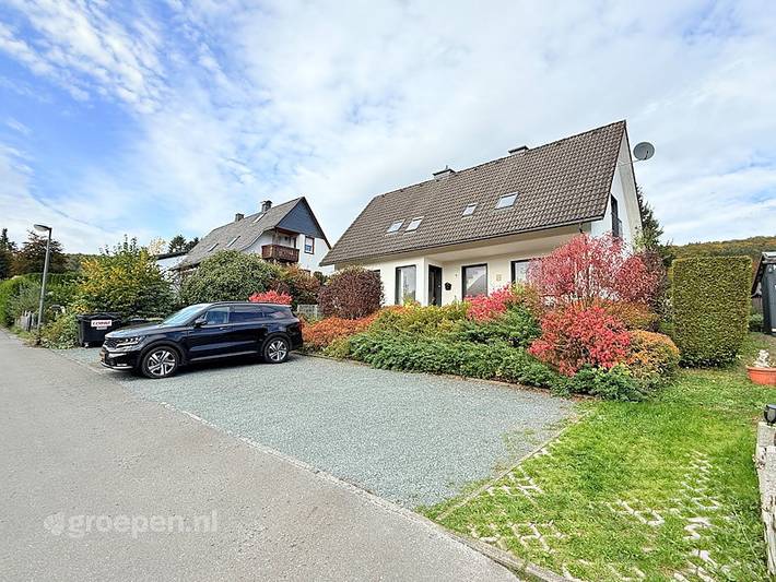Villa für 12 Personen, mit Balkon/Terrasse und Terrasse sowie Sauna im Sauerland