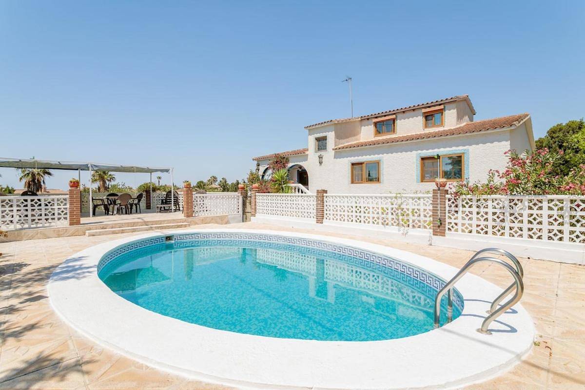 Villa Maria with private pool in quiet location in Busot, Costa Blanca