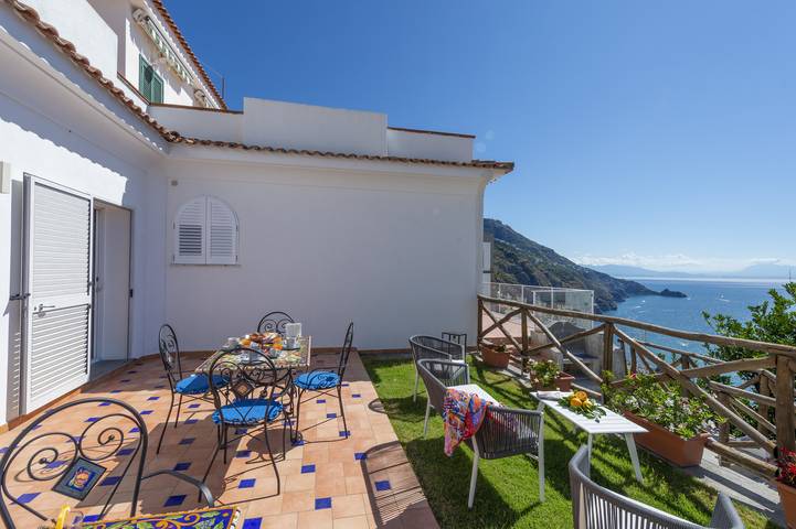 Location de vacances pour 6 personnes, avec terrasse et vue sur l’océan à Praiano - 4