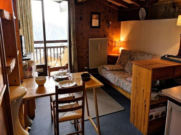 Gîte pour 3 personnes, avec balcon, adapté aux familles dans Office De Tourisme De Notre Dame De Bellecombe - 4