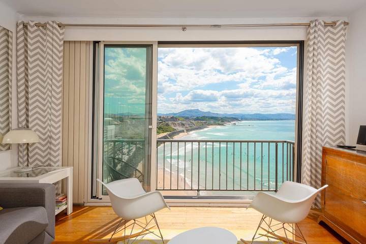Gîte pour 4 personnes, avec balcon dans Plage du Port-Vieux - 4