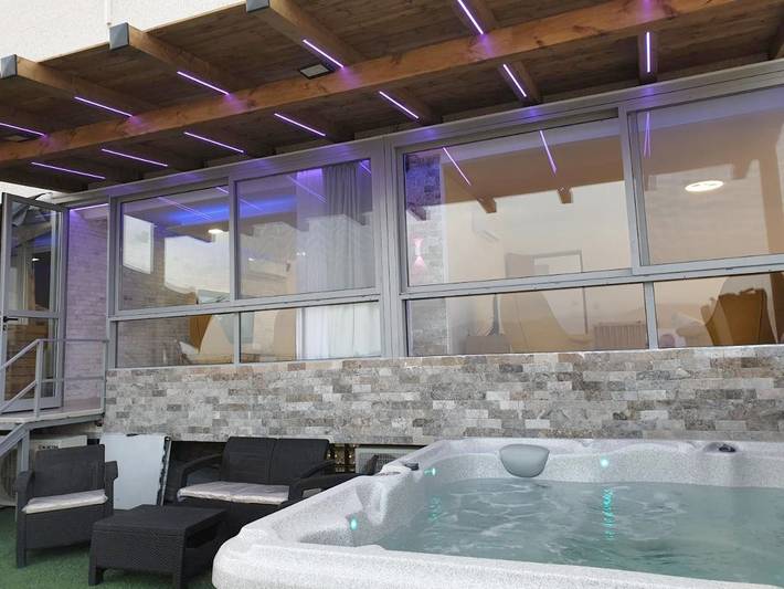Ferienwohnung für 10 Personen, mit Whirlpool und Garten sowie Pool, mit Haustier - 1