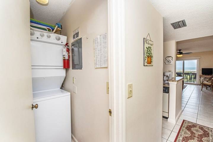 Vacation rental for 6 people, with pool and hot tub as well as balcony in St. Augustine Beach