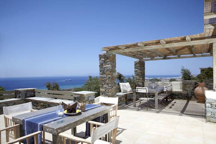 Villa for 10 people, with ocean view and terrace as well as pool in Tinos