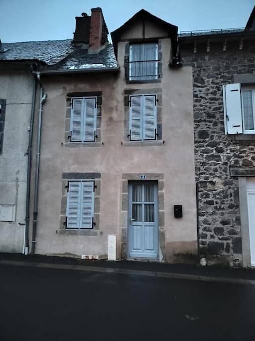 Gîte pour 4 personnes à Allanche - 2