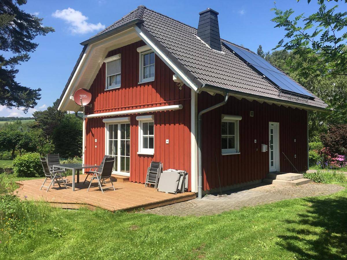 Schwedenhaus Rhön mit Sauna und Schwimmteich in Hilders, Rhön-Hessen