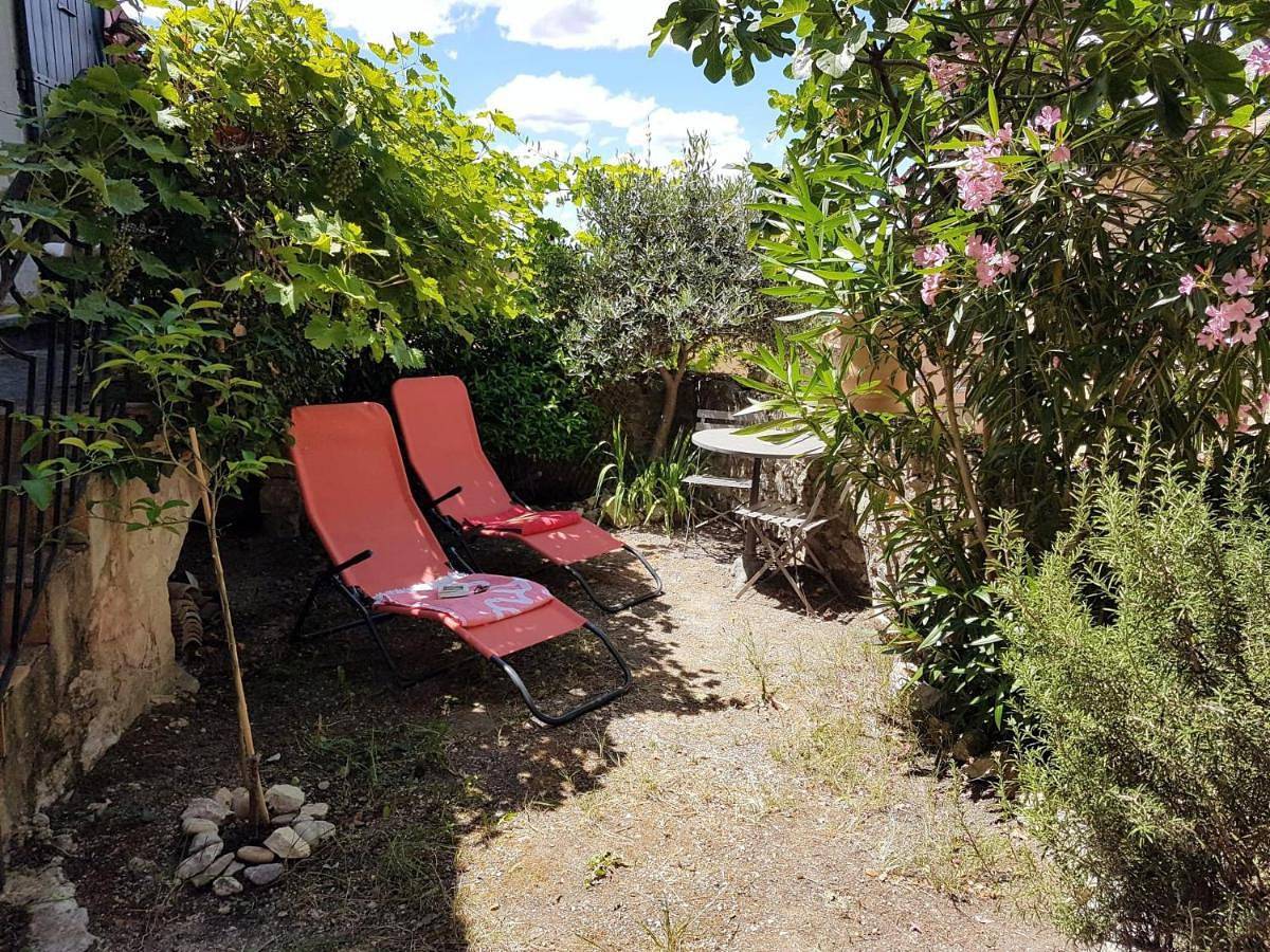 Two-Bedroom House in Gigondas, Vaucluse