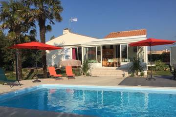 Location de vacances pour 11 personnes, avec jardin à Saint-Mathurin