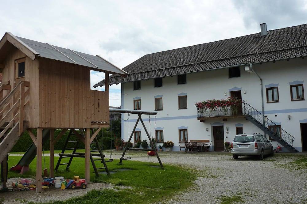 Nähe Chiemsee: Familienfreundl. Bauernhof in  4Sterne-Qualität, 1 Schlafzimmmer in Eggstätt, Chiemsee