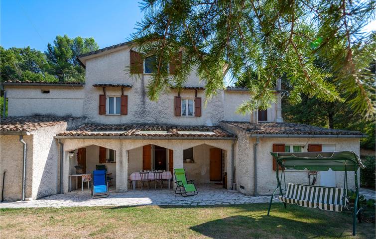 Appartamento di 150 m² con parcheggio, terrazza e giardino in Catignano, Provincia di Pescara