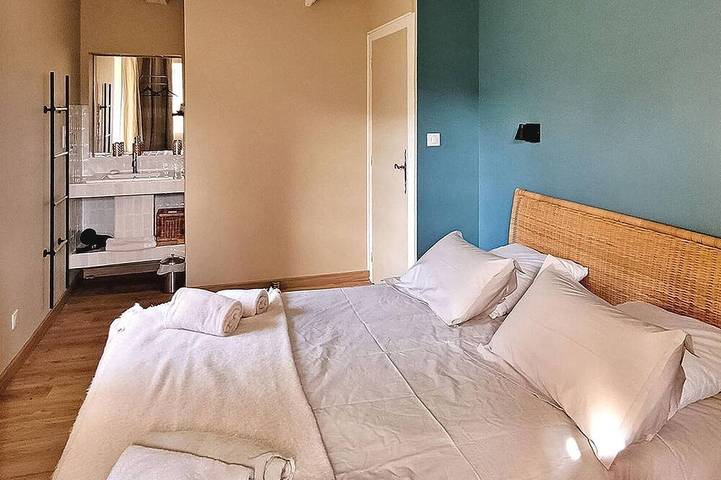 Location de vacances pour 8 personnes, avec terrasse à Saint-Paul-la-Roche - 2