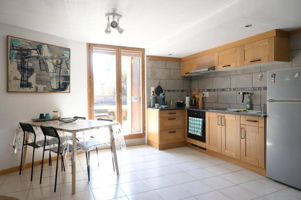 Appartement entier, Le Nid du Chat Noir - Gîte La Maison Alvéole in Sciez, Région de Thonon-les-Bains
