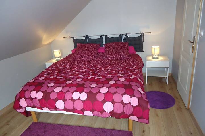 Gîte pour 5 personnes, avec Jacuzzi ainsi que Terrasse et Jardin à Étoile (homonymie)