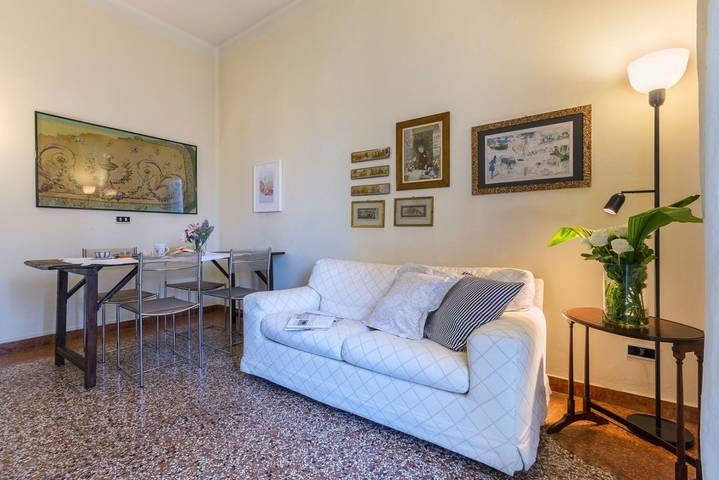 Appartamento intero, Guesthost - Saffi Huge Apartment a pochi passi dall'Ospedale in Bologna, Provincia di Bologna