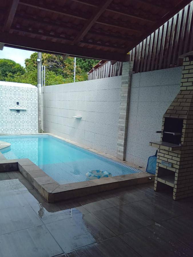 Casas e apartamentos de temporada para 7 pessoas, com balcão e piscina em Conde (PB)
