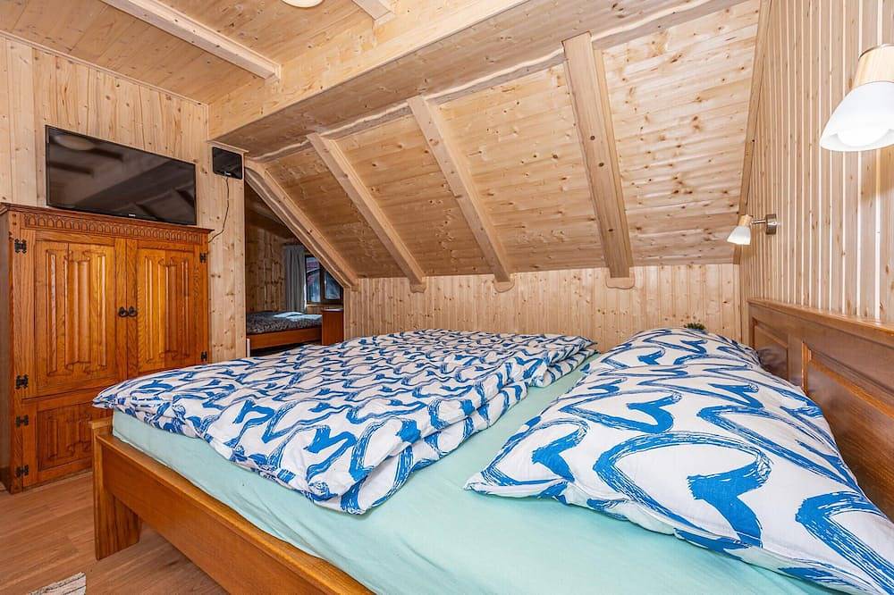 4 bedroom nice home in Begovo Razdolje in Mrkopalj, Primorje-Gorski Kotar