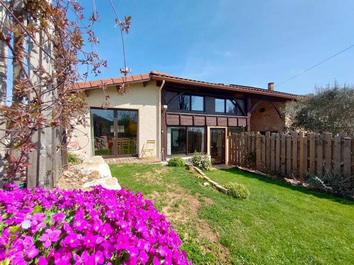 Gîte pour 14 personnes, avec jardin et vue dans Chevrières