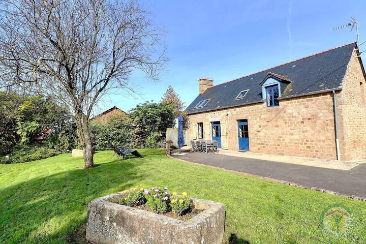 Gîte pour 8 personnes, avec Terrasse ainsi que Jardin et Vue