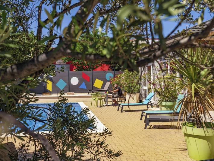 Hôtel pour 2 personnes, avec piscine et jardin à Vitrolles - 4