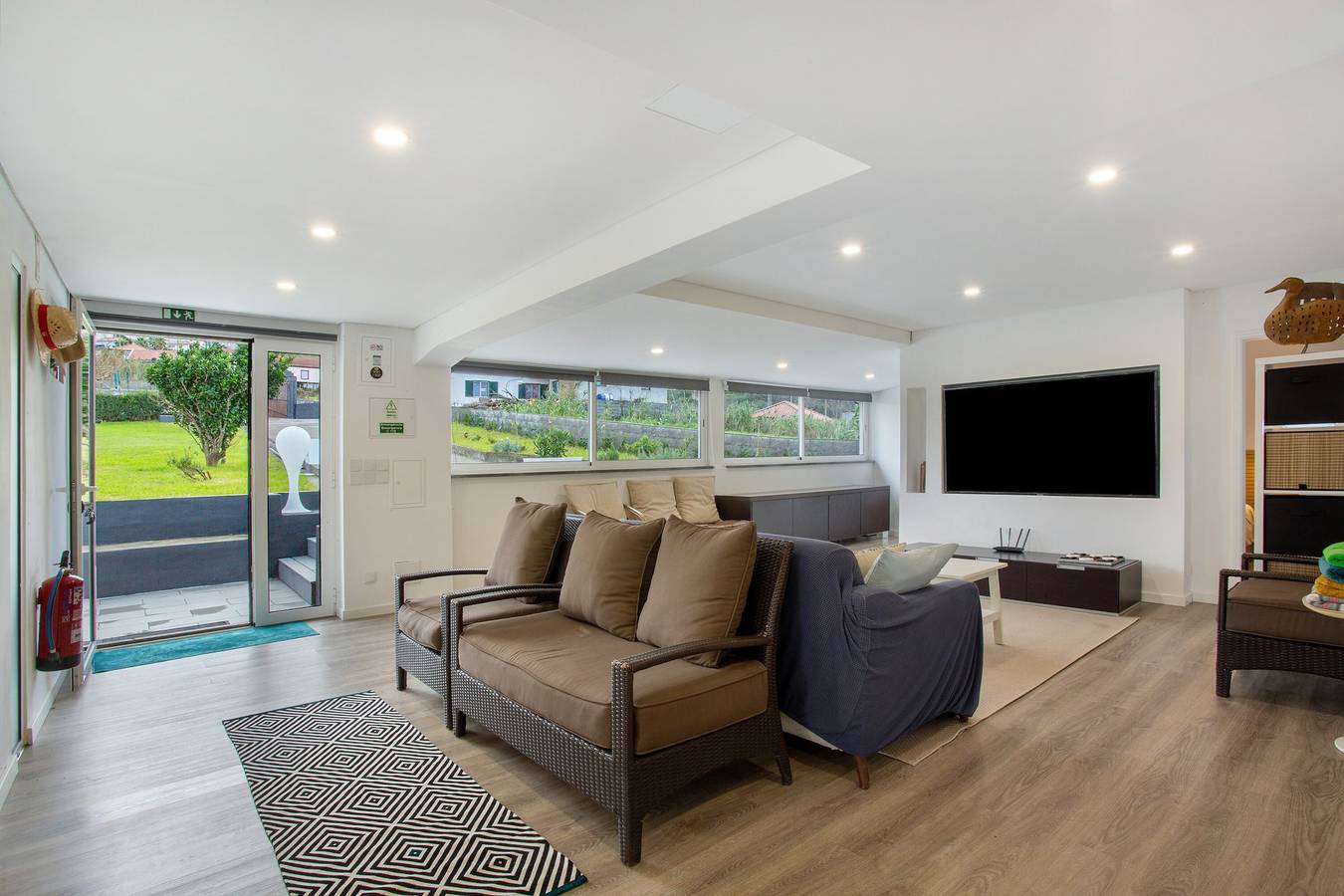 Villa 'Quintinha Das Achadas' with Sea View, Private Garden and Wi-Fi in Achadas da Cruz, Madeira