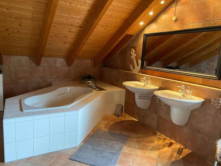 Ferienwohnung für 11 Personen, mit Sauna und Balkon sowie Ausblick und Garten in Forchheim - 4