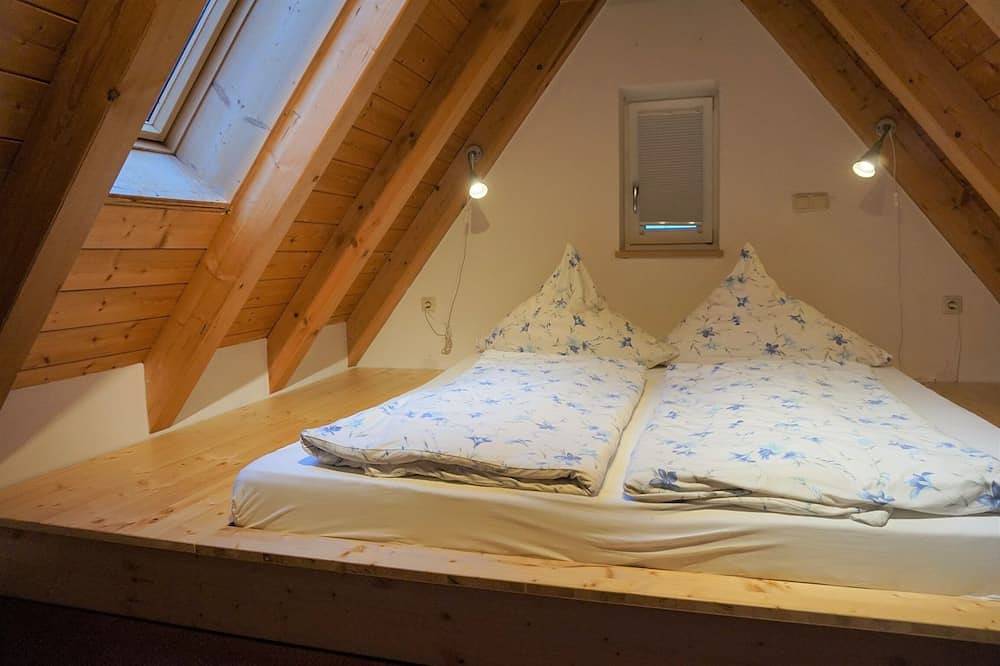 Ganze Wohnung, Geschmackvoll sanierte 2-Zimmer-Nichtraucher-Appartmet mit Gartenblick in Sugenheim, Fränkisches Weinland