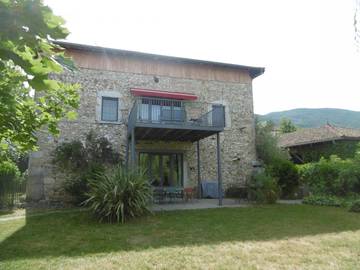 Gîte pour 12 personnes, avec jardin et terrasse à Hostun