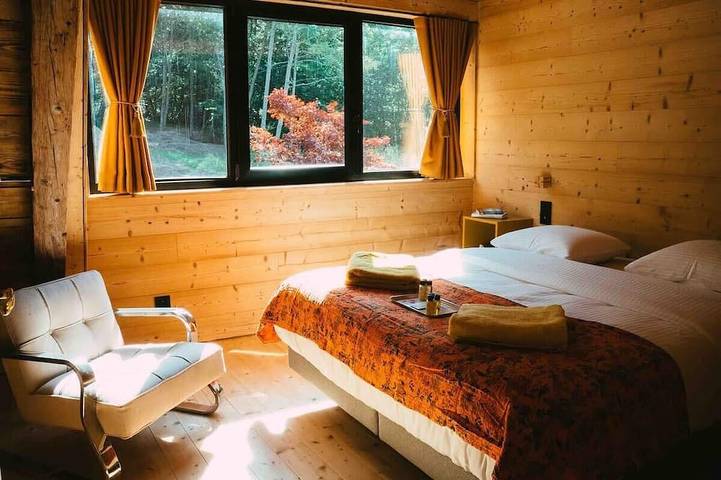 Le Grand Petit Prince I Gîte De Charme I Le Papillon I Jacuzzi privé in Guebwiller, Parc naturel régional des Ballons des Vosges