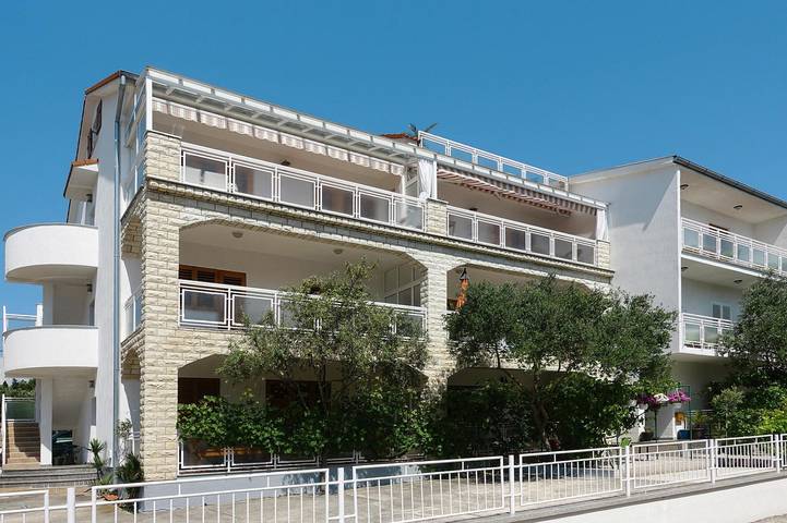 Ferienwohnung für 4 Personen, mit Balkon/Terrasse in Biograd na Moru