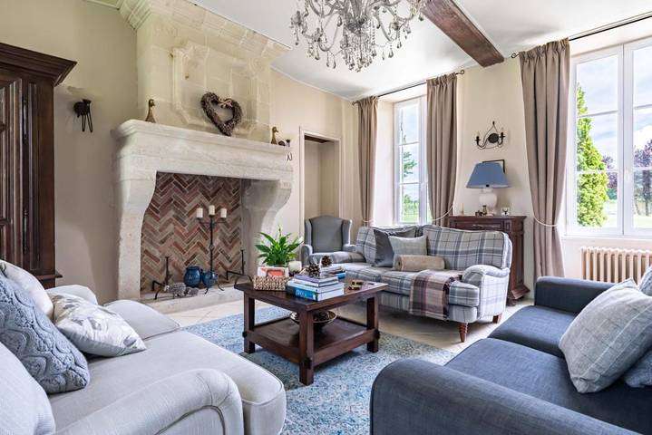 Location de vacances pour 10 personnes, avec terrasse ainsi que piscine et vue à Ozillac - 3