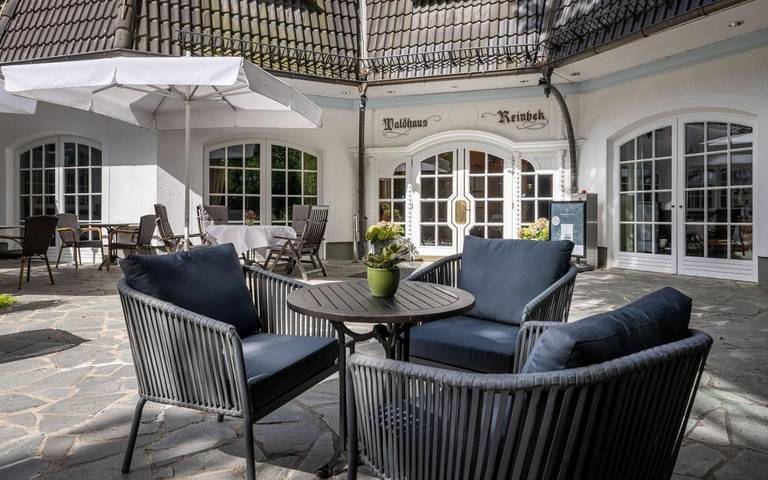 Hotel, mit Whirlpool und Terrasse sowie Garten und Sauna in Reinbek - 3
