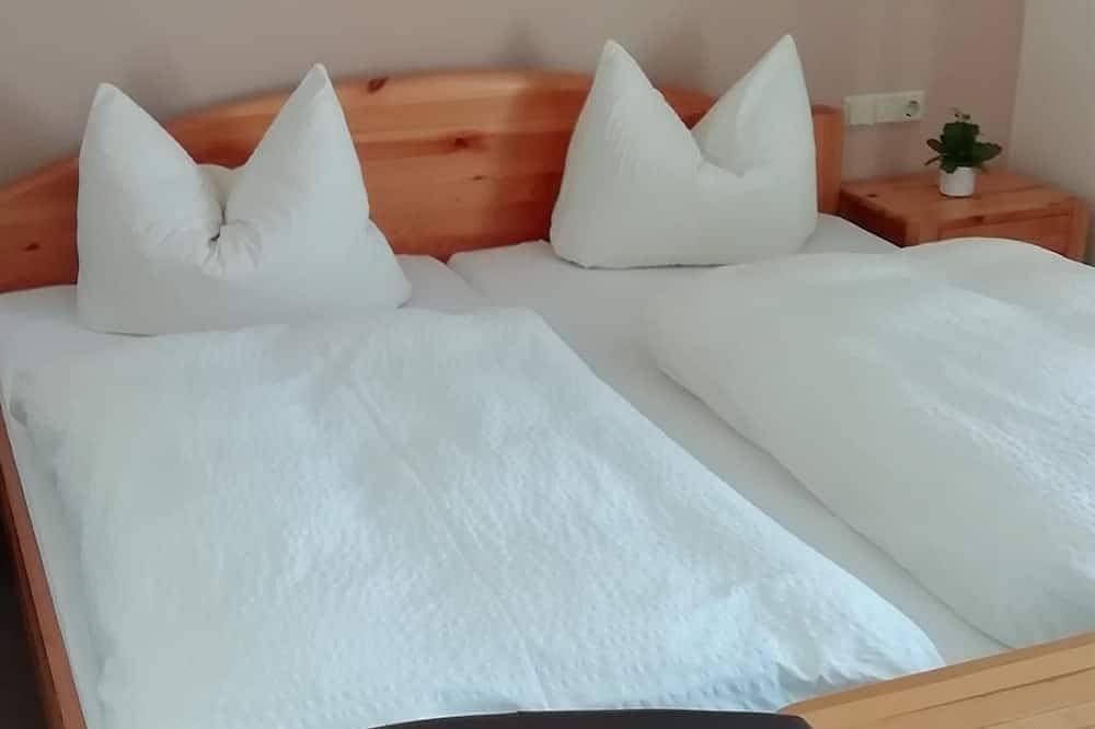 Ganze Wohnung, Doppelzimmer im Gästehaus - Pension am Steinberg in Altenberg, Osterzgebirge
