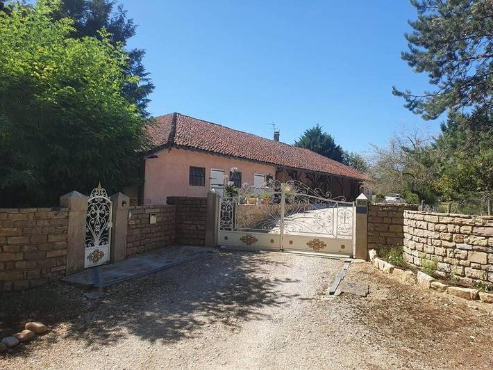 Gîte pour 4 personnes, avec jardin et piscine à Marboz - 4