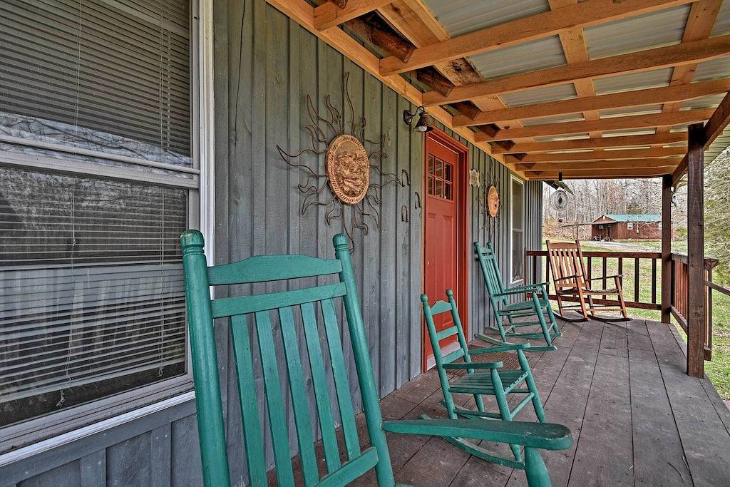 Fernkabine mit Feuerstelle und Teich - in der Nähe des Kentucky Lake in Kentucky Lake