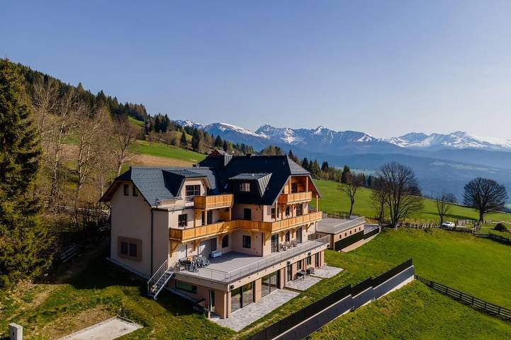 Ferienwohnung für 4 Personen, mit Pool und Garten