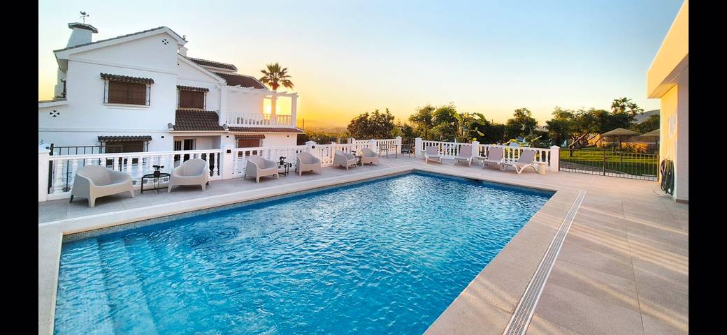 Villa Ave del Paraiso in El Romeral (Málaga), Alhaurín de la Torre