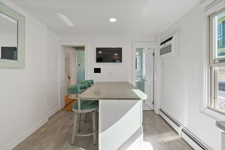 Vacation house for 24 people, with terrace in Maine