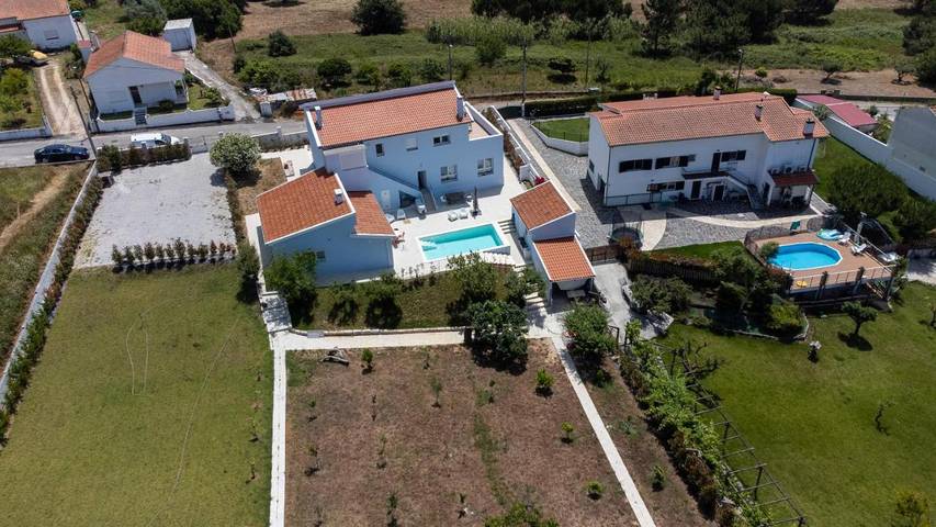 Maison d’hôte pour 2 personnes, avec terrasse et jardin ainsi que vue et piscine à Figueira da Foz